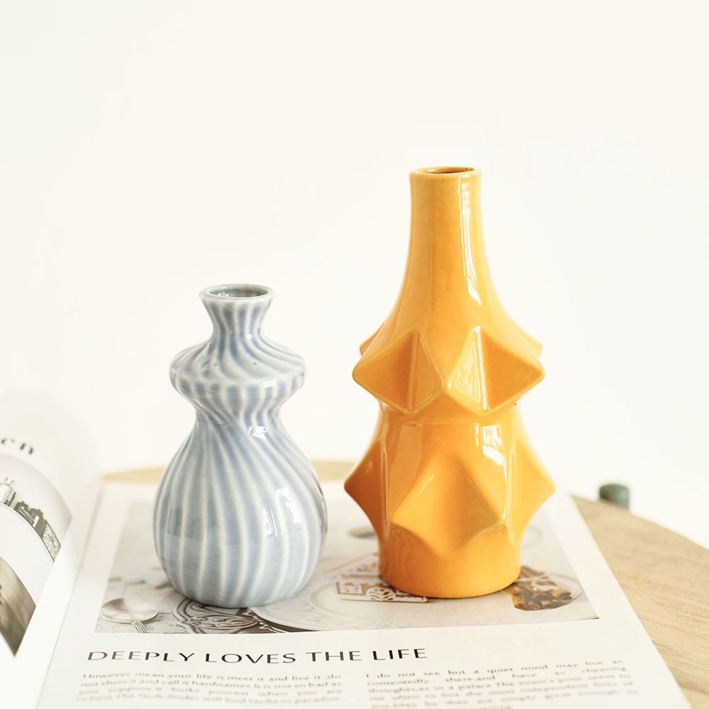 Three Ceramic Vases, Decorative Vases, a Classic Combination of Three Different Styles, Suitable for Parties, Celebrations, Holidays, Weddings, Home, Restaurants, Table Decorations, Aesthetic Rooms, Family, Seasonal Decor, And Various Holiday Gifts