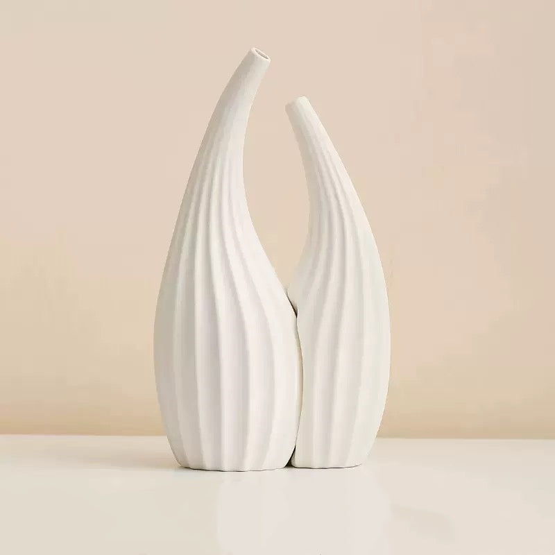 Set of 2 Ceramic Vases, Rustic Home Decor Vases, Perfect for Farmhouse Decoration, Suitable for Bouquets of Pampas Grass, Dried Flowers, And for Decorating The Living Room, Kitchen, Bedroom, Bathroom, And Entryway, Also Makes a Great Holiday Gift