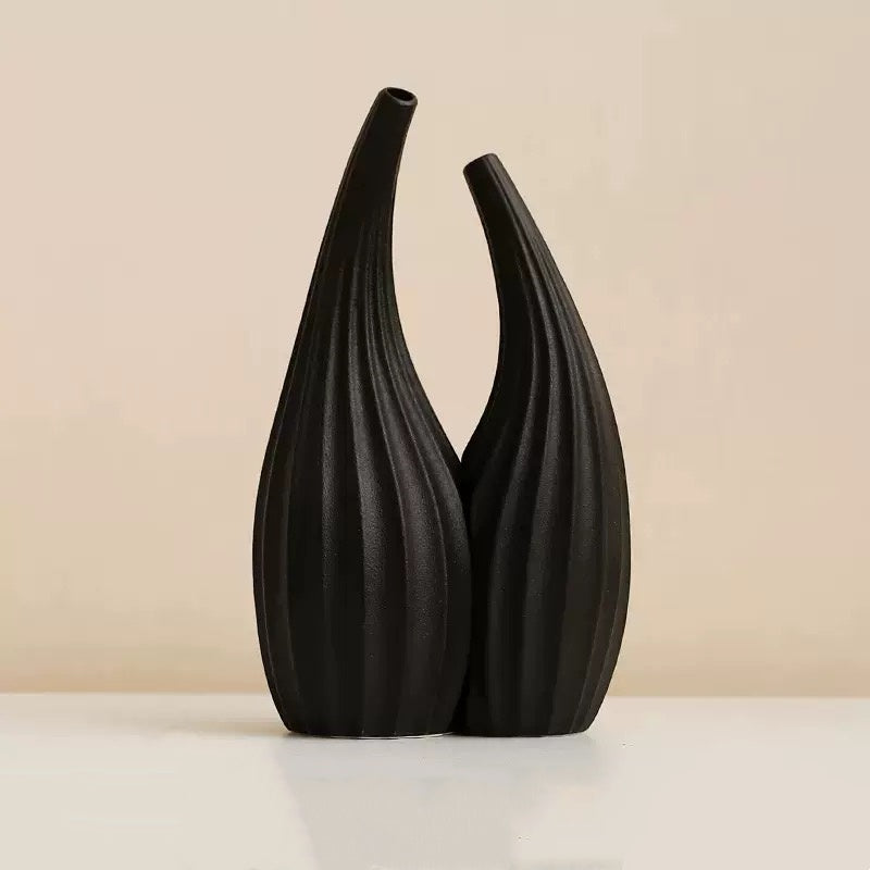 Set of 2 Ceramic Vases, Rustic Home Decor Vases, Perfect for Farmhouse Decoration, Suitable for Bouquets of Pampas Grass, Dried Flowers, And for Decorating The Living Room, Kitchen, Bedroom, Bathroom, And Entryway, Also Makes a Great Holiday Gift