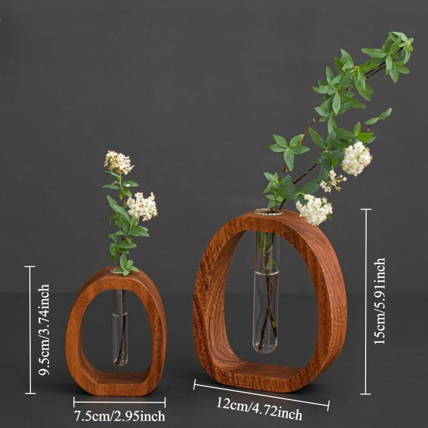 This Set of Four Hydroponic Plant Holders Made from Walnut Wood Features Two Round Geometric Bases And Two Glass Vases, Along with a Stylish Glass Flower Vessel for Desktop Use, Enhancing The Decor of Both Home And Office Environments